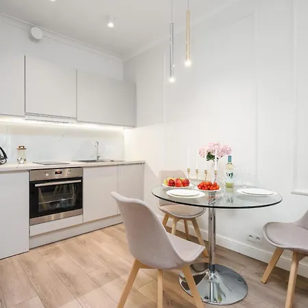 Urban Chic - Mennica - Luxury One Bedroom