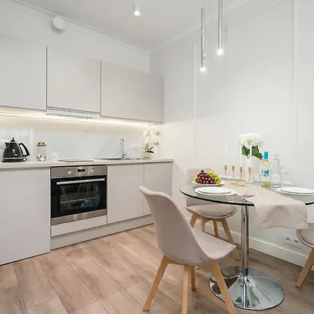 Urban Chic - Mennica - Luxury One Bedroom