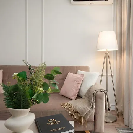 Urban Chic - Mennica - Luxury One Bedroom وارسو