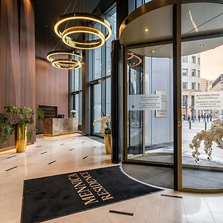 Urban Chic - Mennica - Luxury One Bedroom وارسو